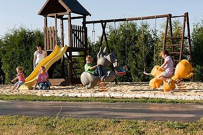 Großer Kinderspielplatz